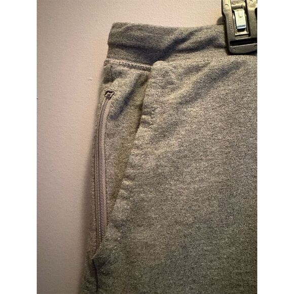 Eddie Bauer Men's 2XL Gray Sweat Lounge Shorts w/ Zippered Pockets - Picture 3 of 12